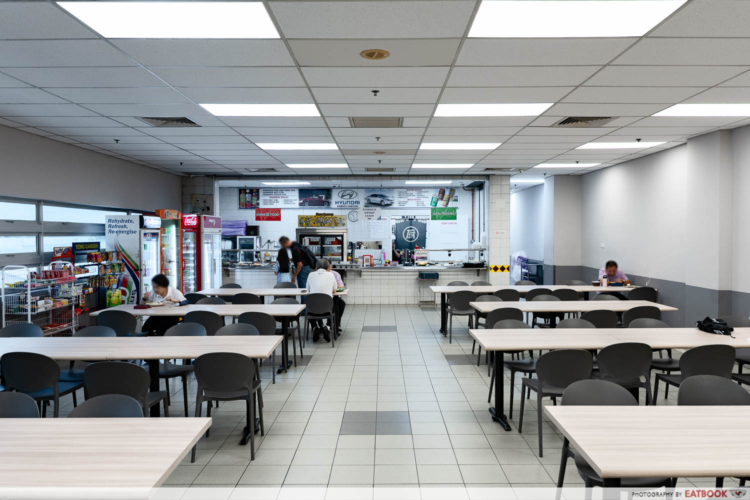 komoco-motors-cafeteria-ambience