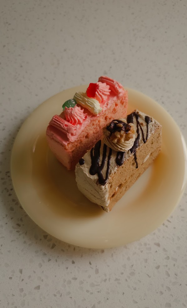 oldest-bakeries-singapore-katong-sin-chew-cakes