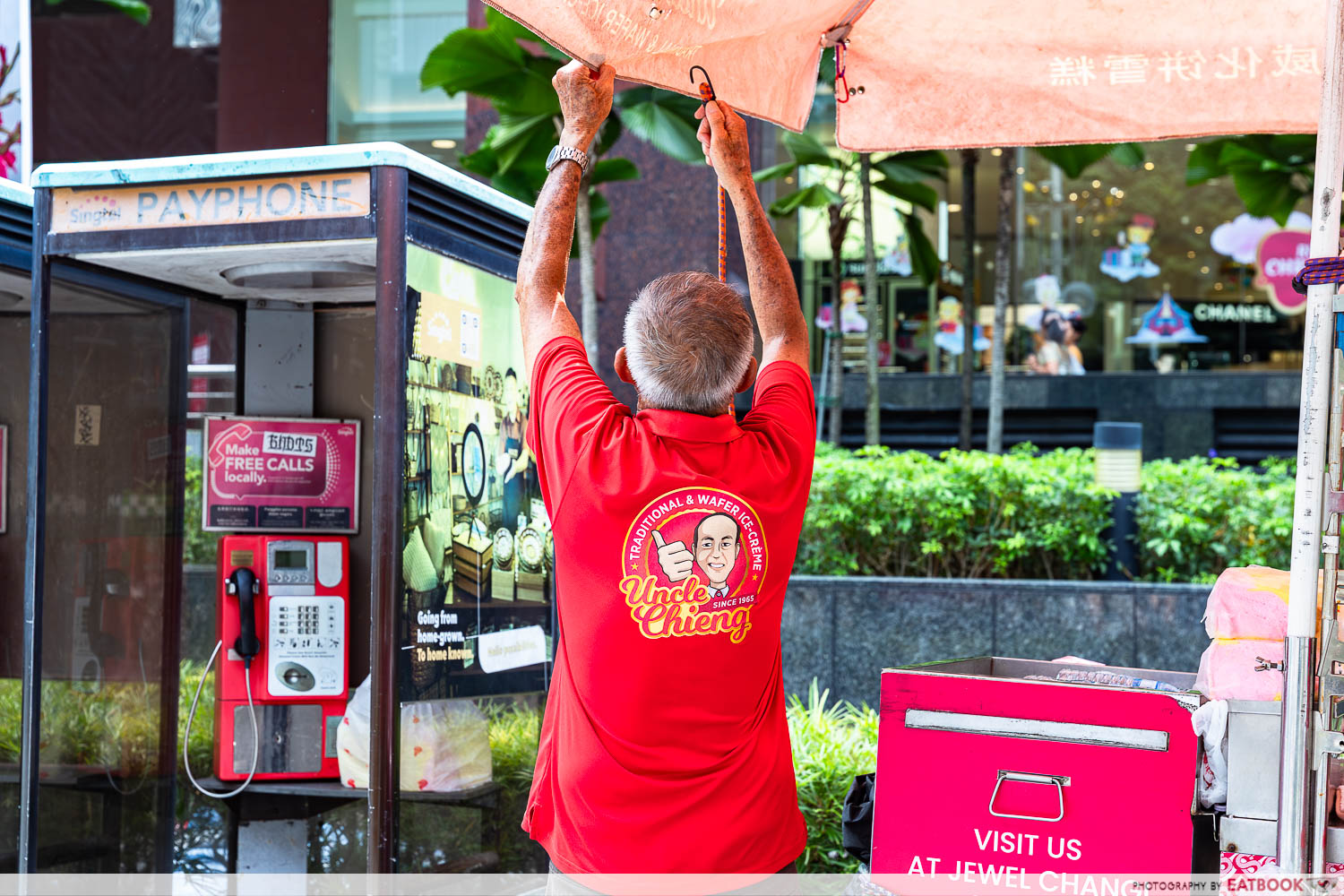 uncle-chieng-ice-cream-cart-btf-umbrella-set-up-cart-prep