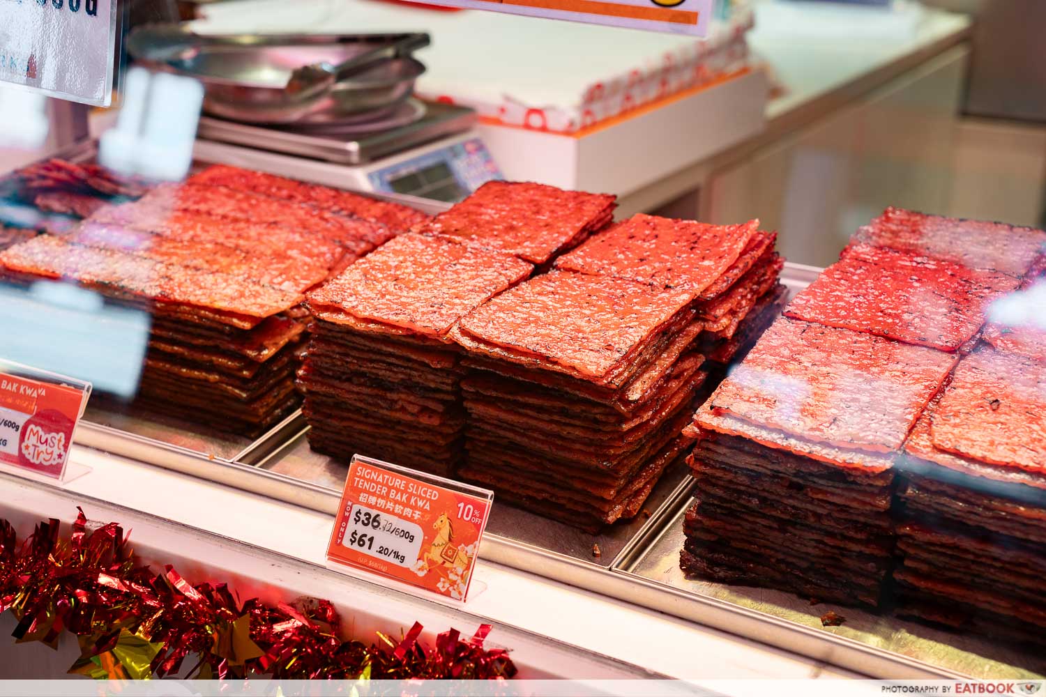 fragrance-display-flatlay
