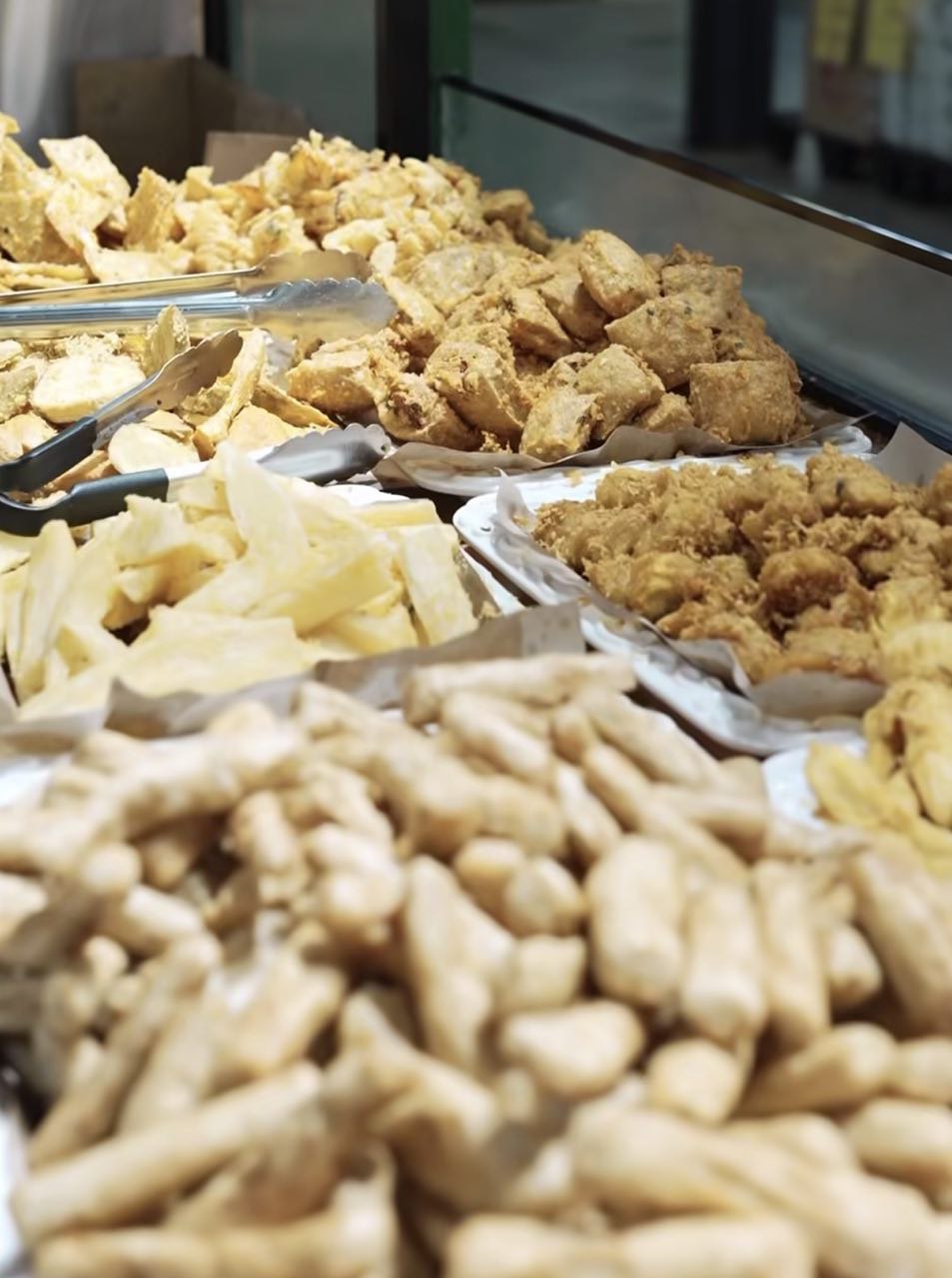 kipmall-tampoi-fried-snacks-stall-flatlay