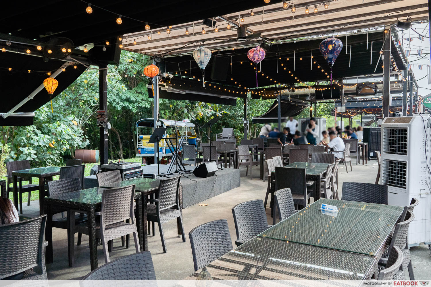 pho-thin-13-ambience