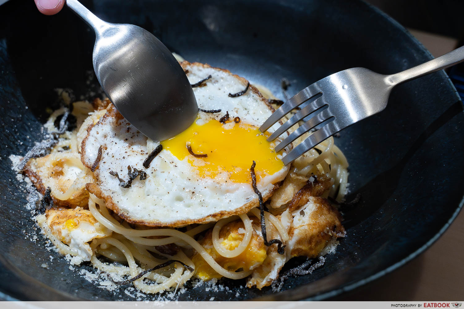 sio-pasta-fried-egg-cheese-salted-kelp-japanese-style-pasta-egg-yolk-interaction