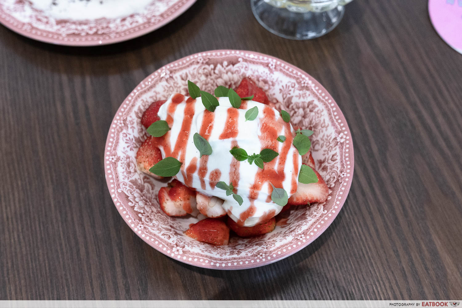 the-plump-frenchman-les-fraises