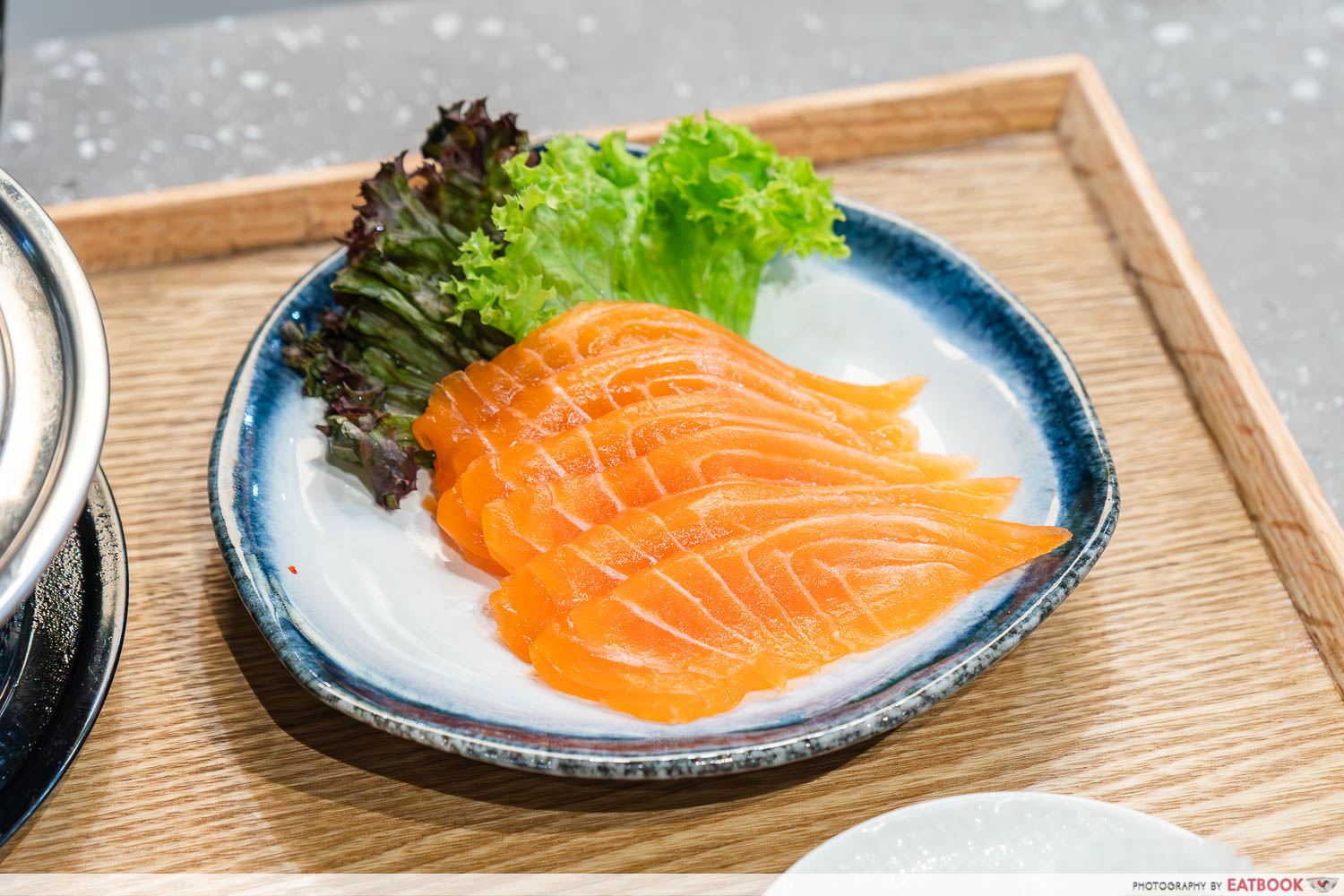 umisushi-salmon-sashimi-student-food-deals-establishment
