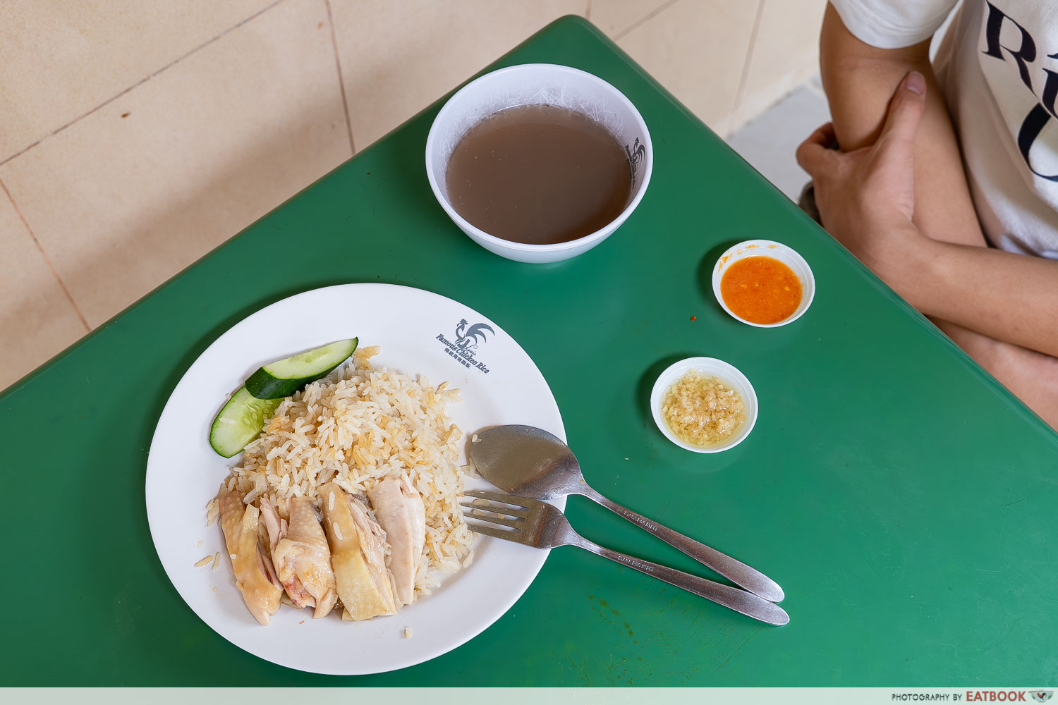 uncle-louis-famous-chicken-rice-flatlay