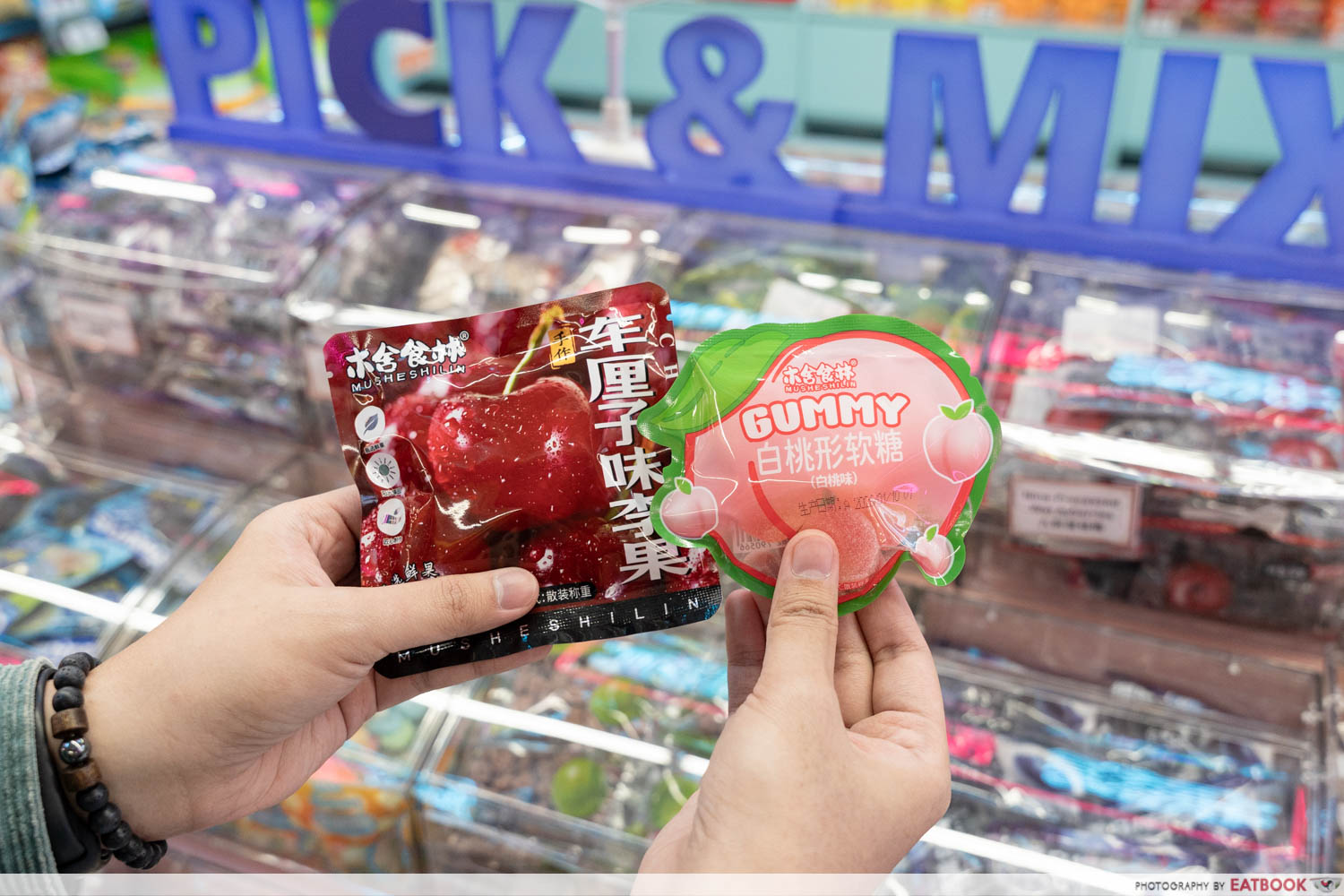 xtra-lab-fairprice-xtra-jurong-point-pick-and-mix snack-bar-sweets-group-interaction