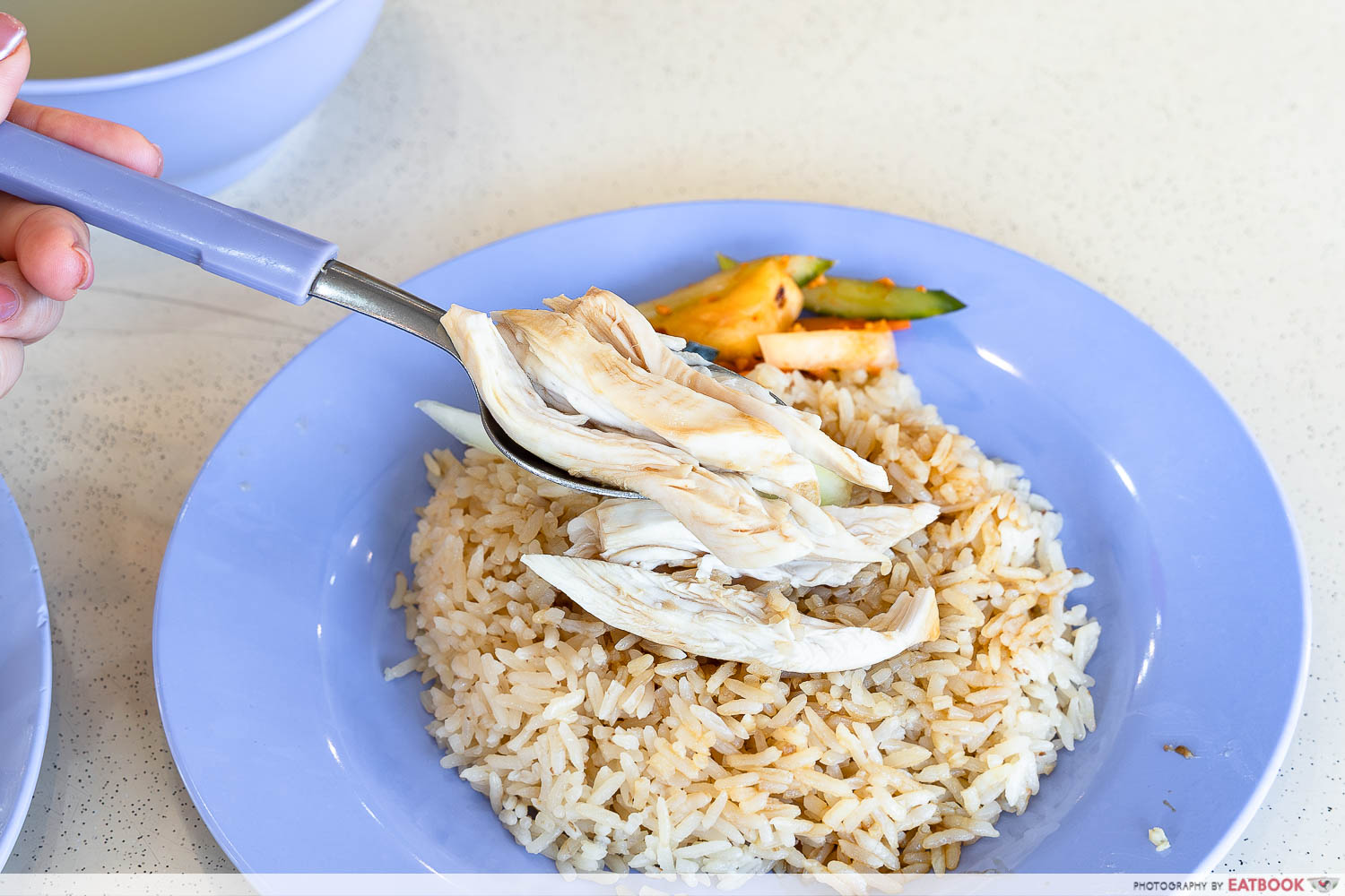 925-Yishun-Hainanese-Chicken-Rice-scoop-shot
