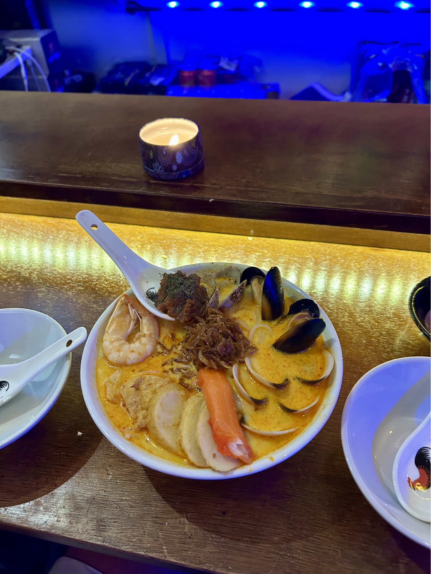 bandits-joint-promenade-at-pelikat-seafood-laksa-establishment