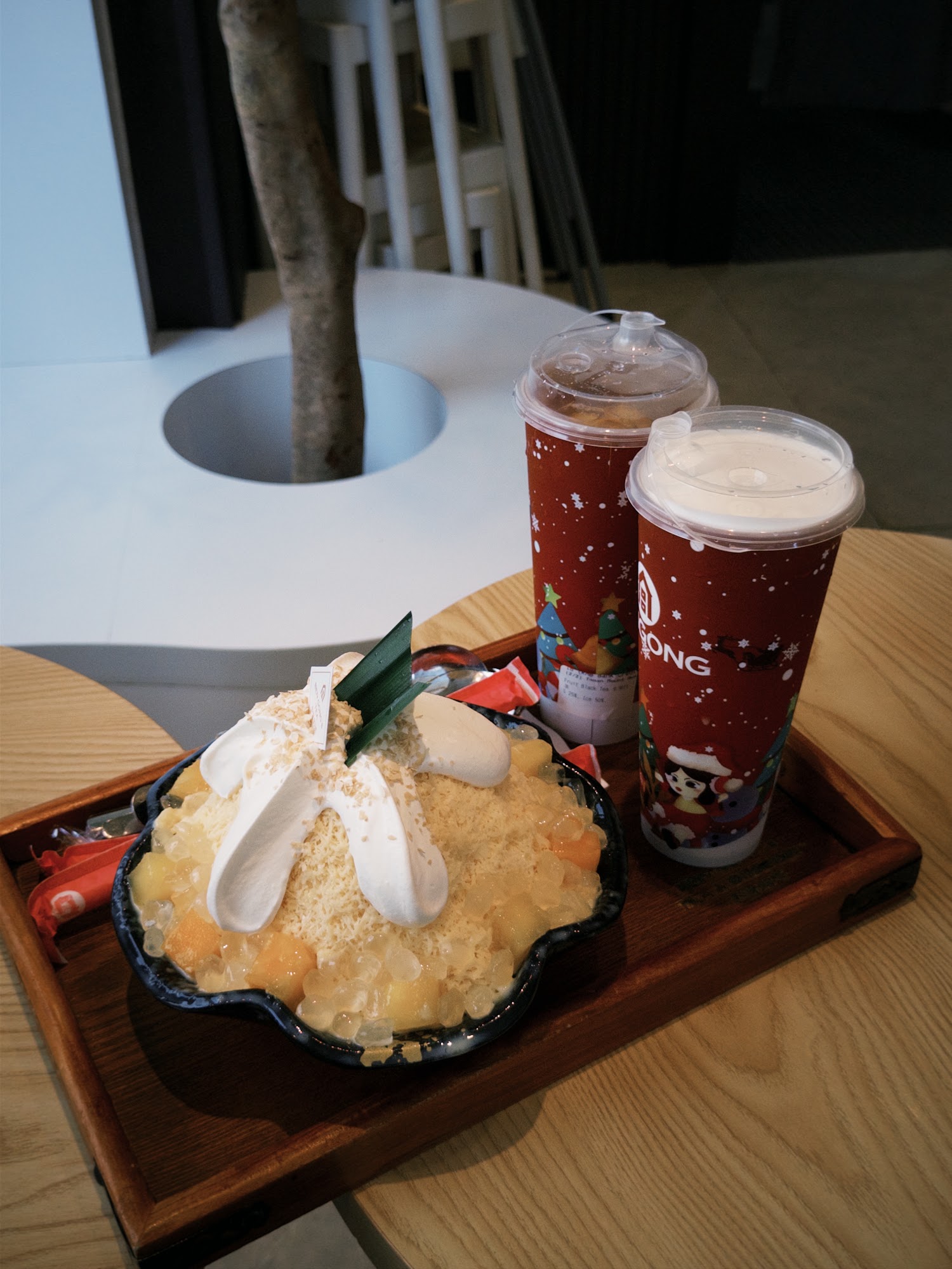 ben-gongs-tea-dessert-flatlay