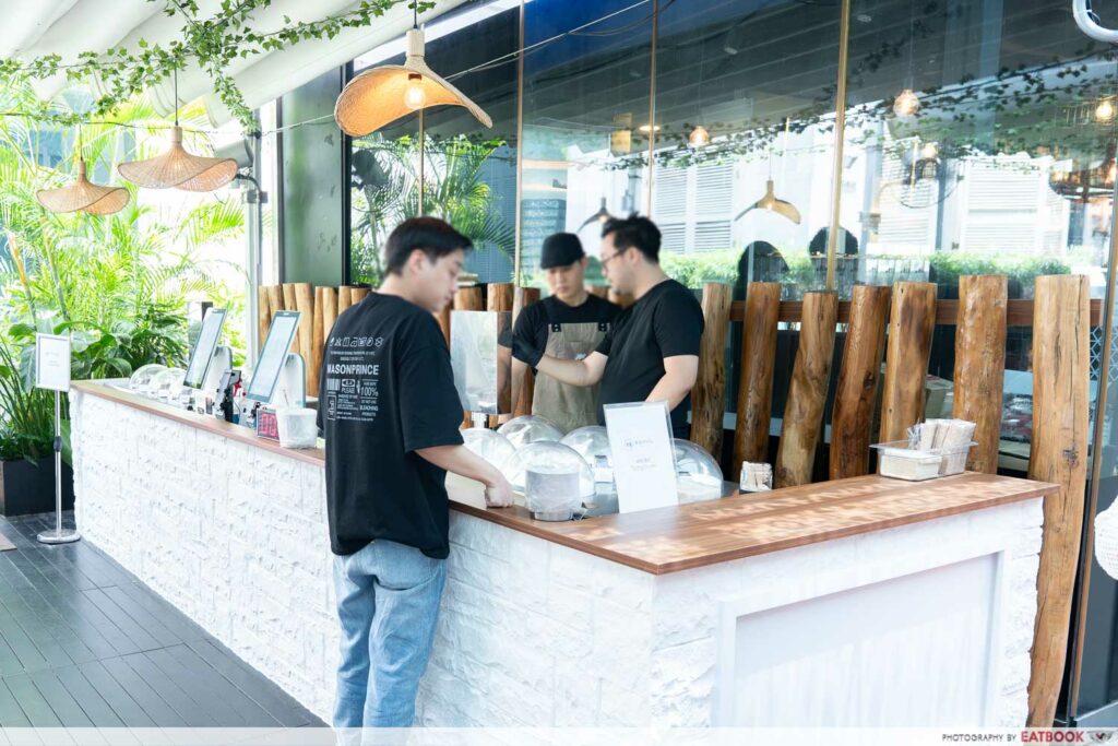 bomul-samgyetang-gelato-bar-ambience