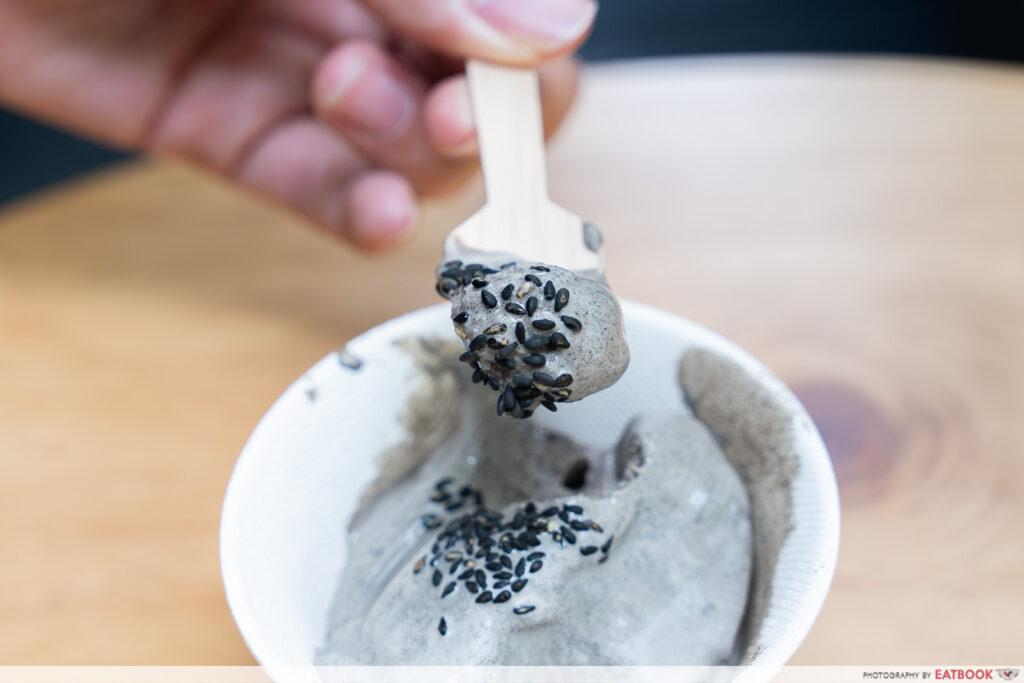 bomul-samgyetang-gelato-bar-black-sesame