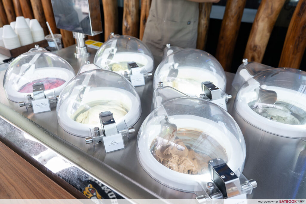 bomul-samgyetang-gelato-bar-display