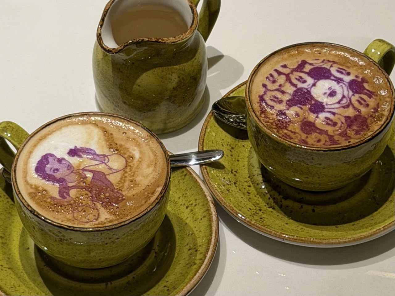 disney adventure cruise - tiana's bayou lounge character coffee