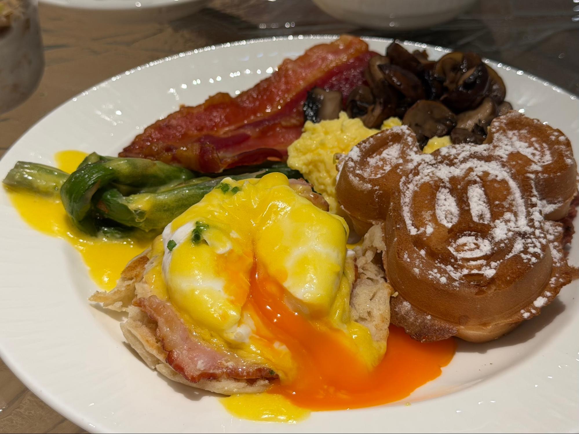 disney cruise-eggs benedict