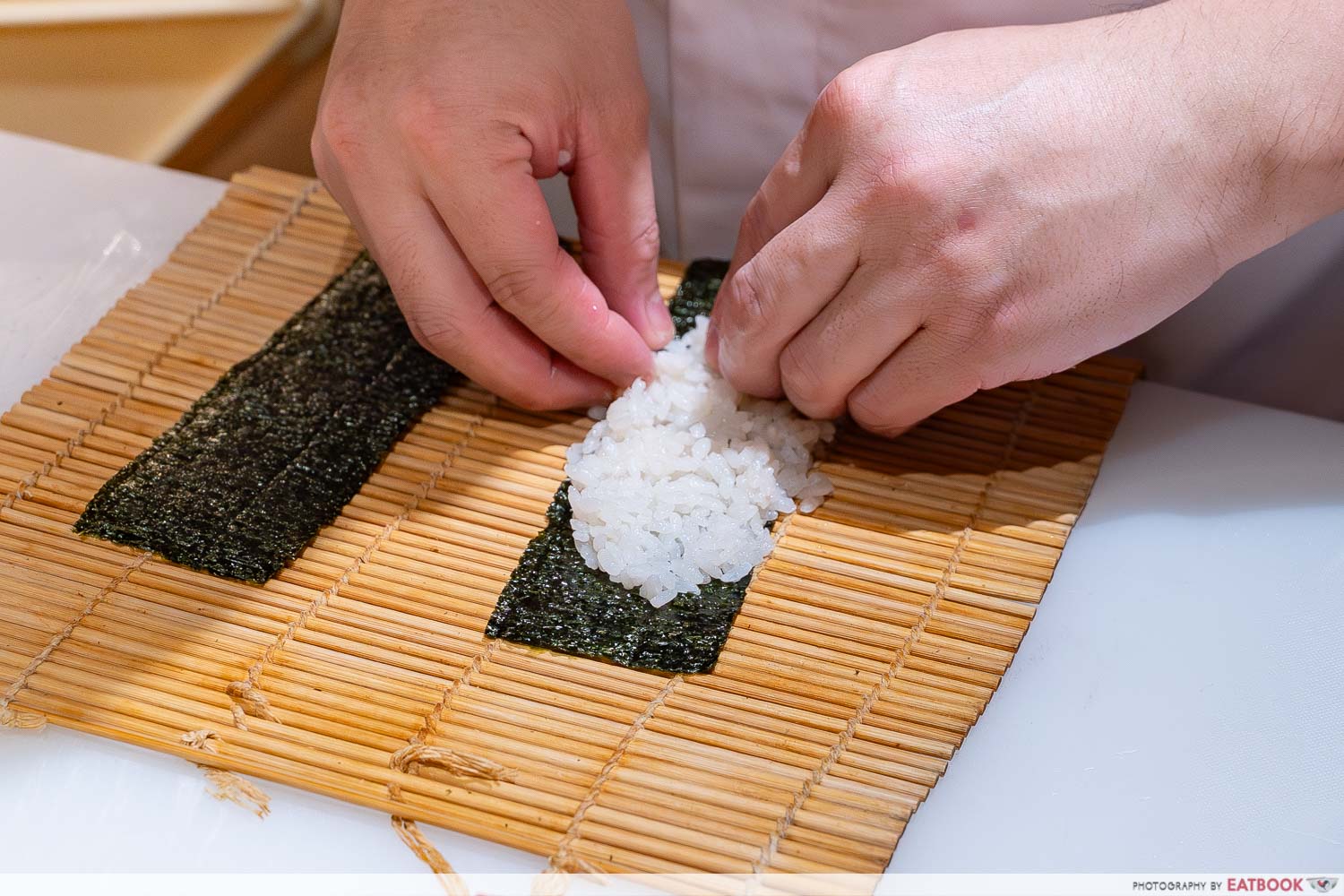 haku-sushi-rolling-omakase-rice-interaction