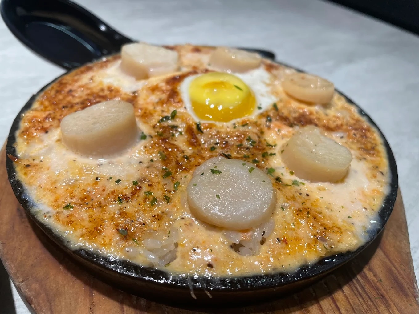 itacho-sushi-baked-scallop-and-spicy-salmon-mayo-and-egg-with-rice-establishment