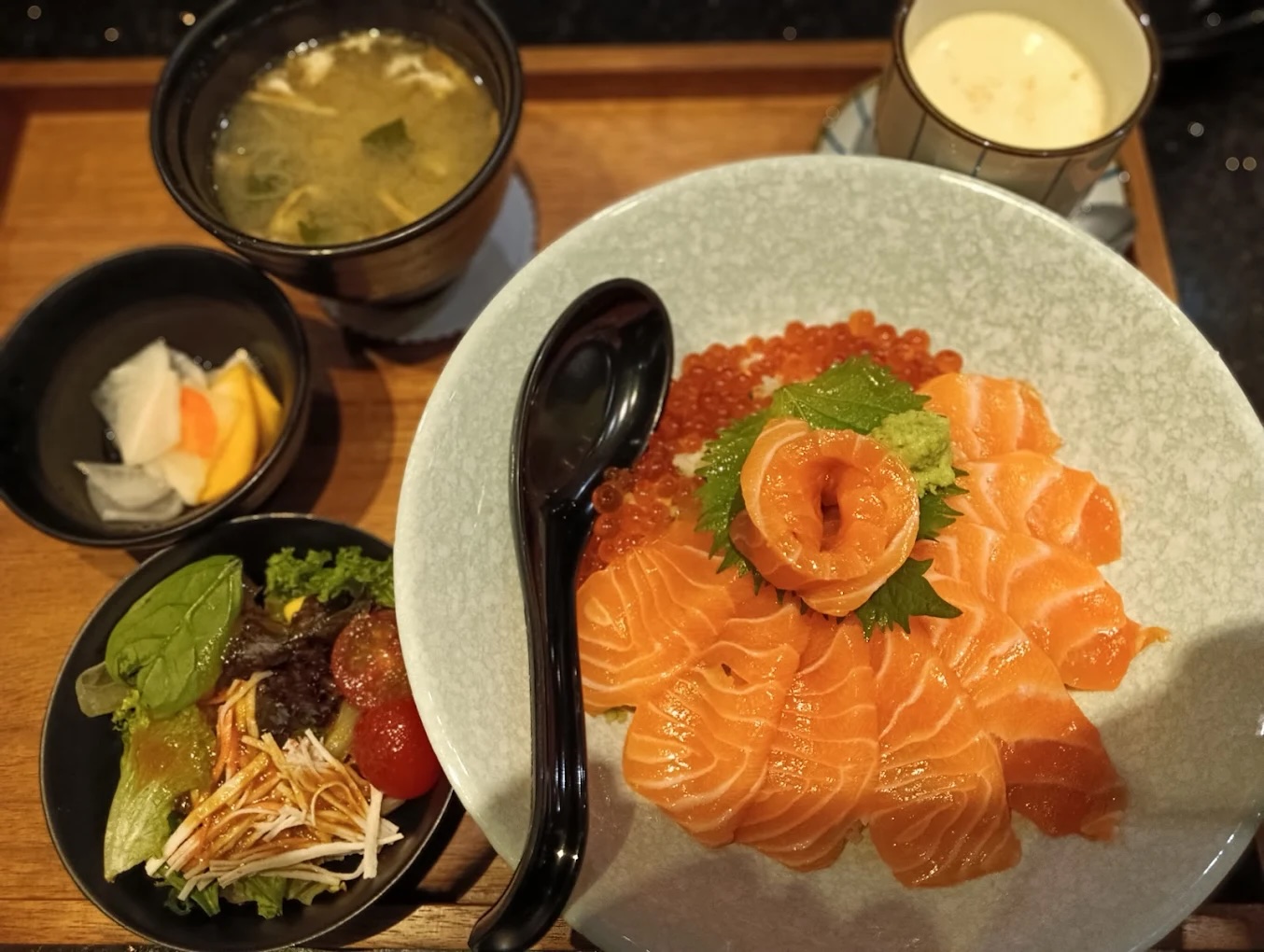 itacho-sushi-salmon-oyako-don-establishment