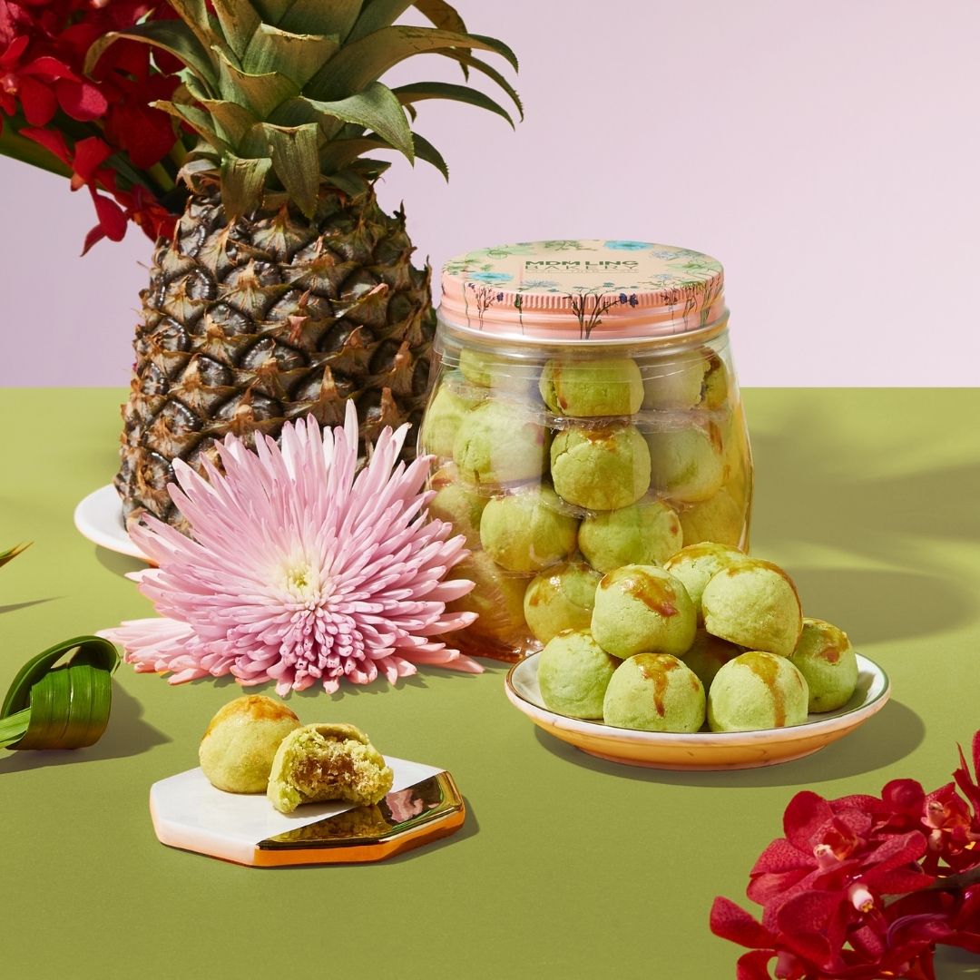 mdm-ling-bakery-pandan-pineapple-balls-group
