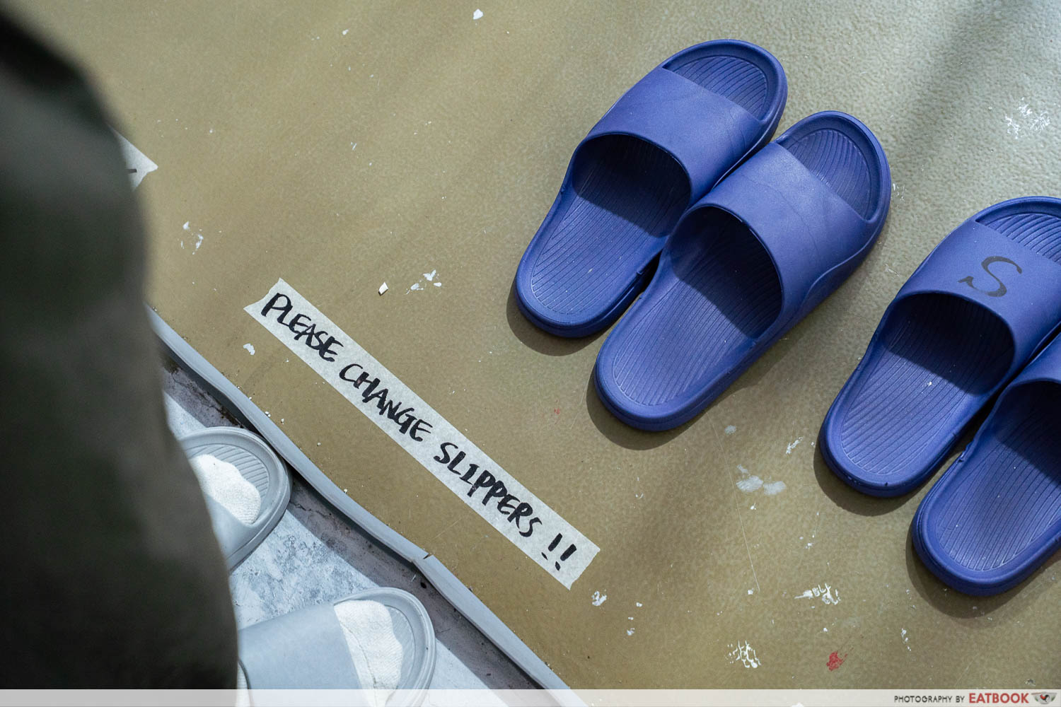 orchid-sake-brewery-slippers