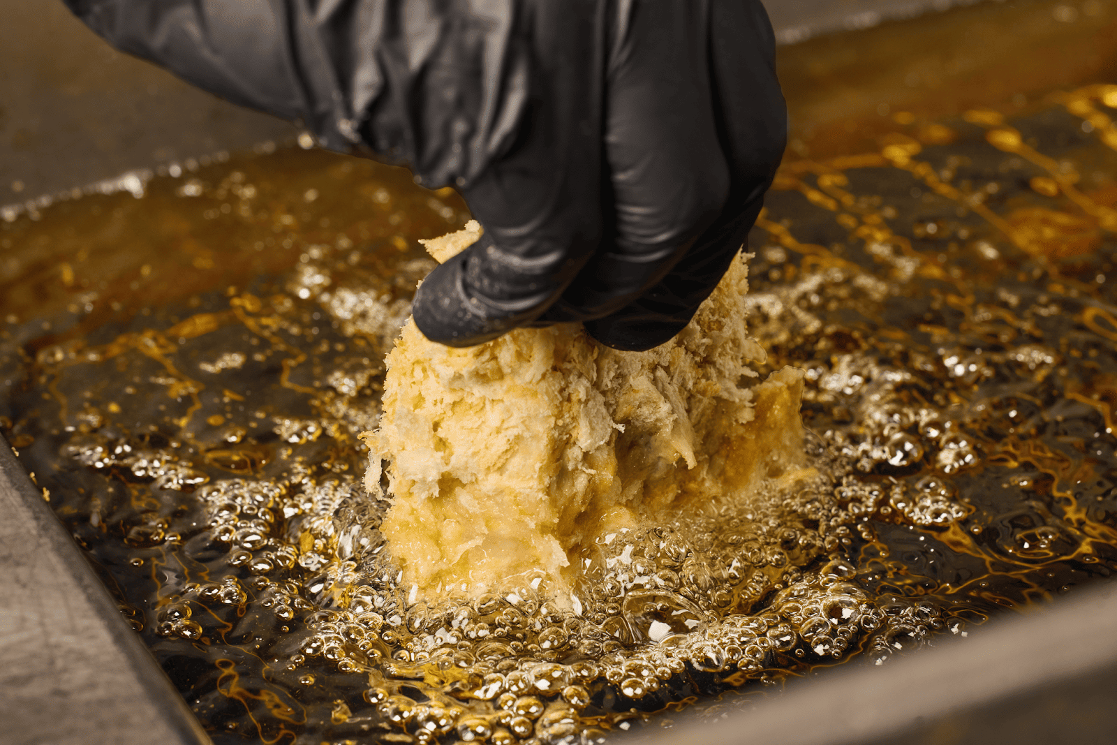 tonkatsu-daki-frying