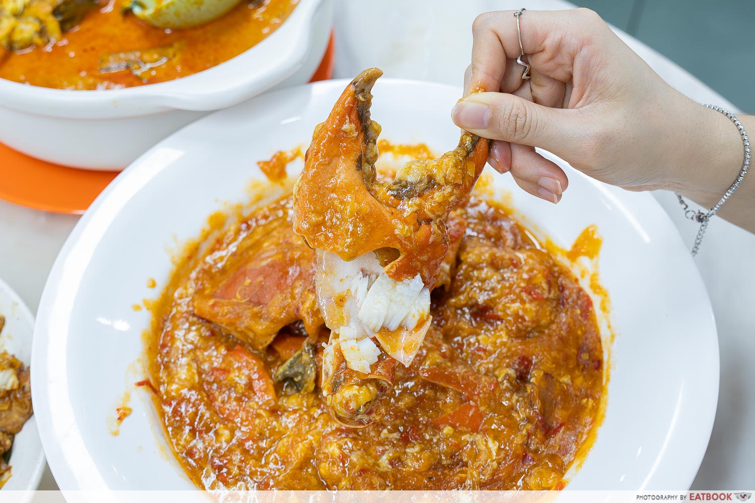 XH delicious seafood close up of chilli crab claw