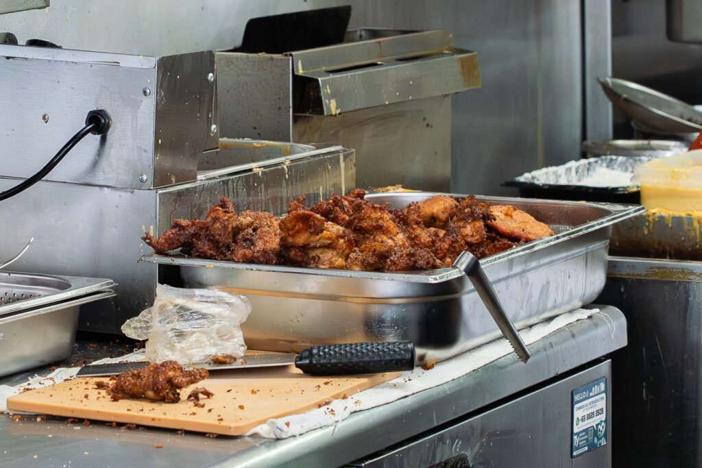 berempah-bros-frying