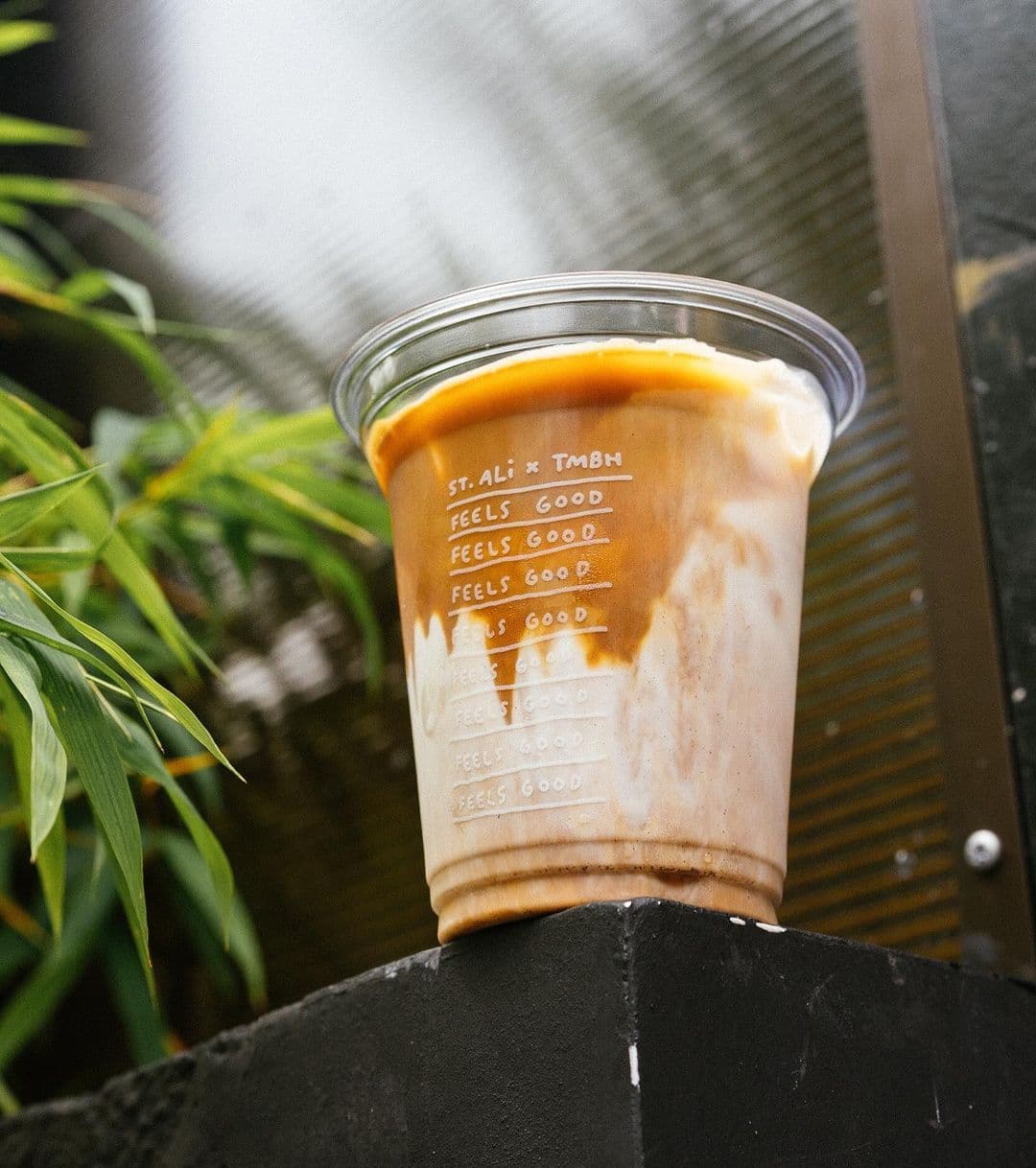 coffee-two-men-bagel