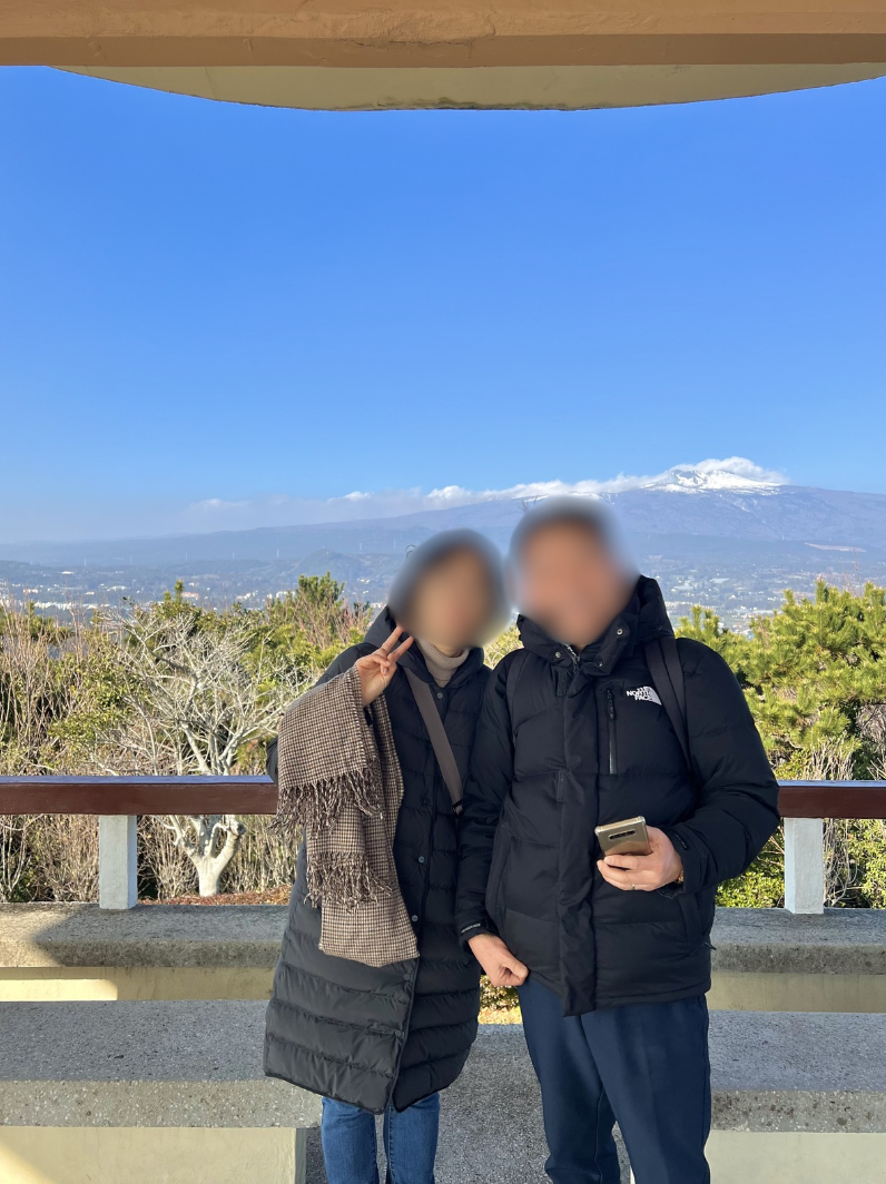 family-parents-outing-live-to-eat