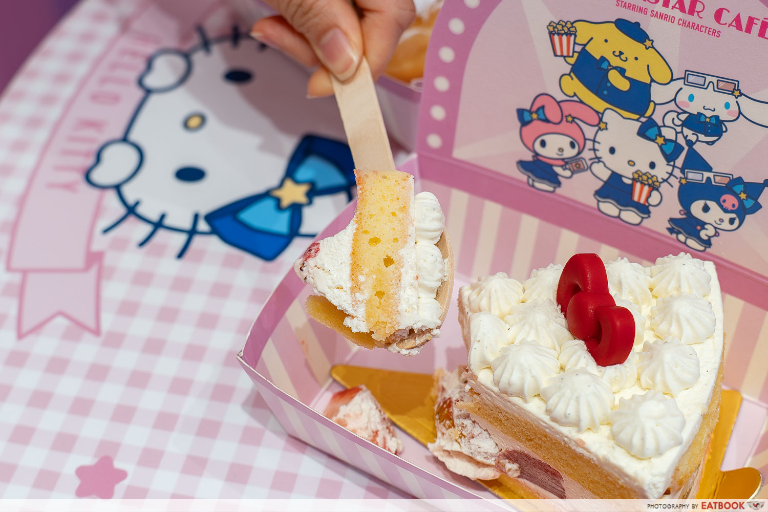 hello kitty strawberry delight cake
