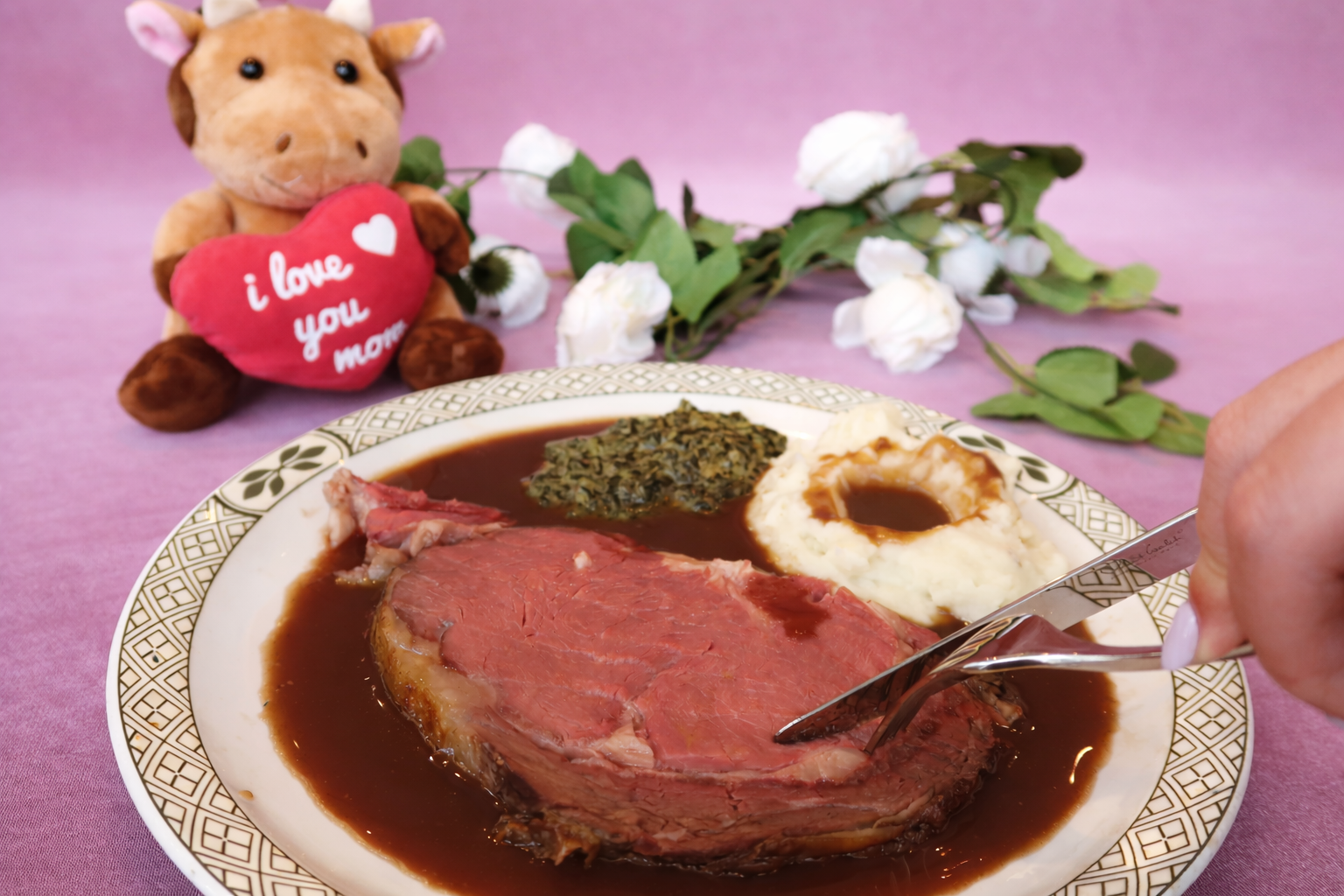 lawrys-the-prime-rib-steak-interaction