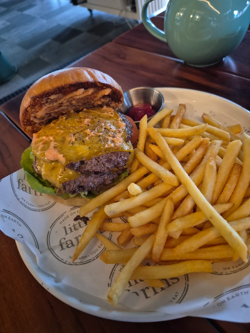 little-farms-bar-grill-smash-burger