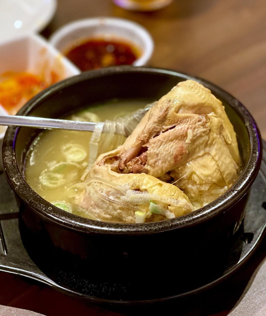 manna-korean-restaurant-sam-gye-tang-interaction