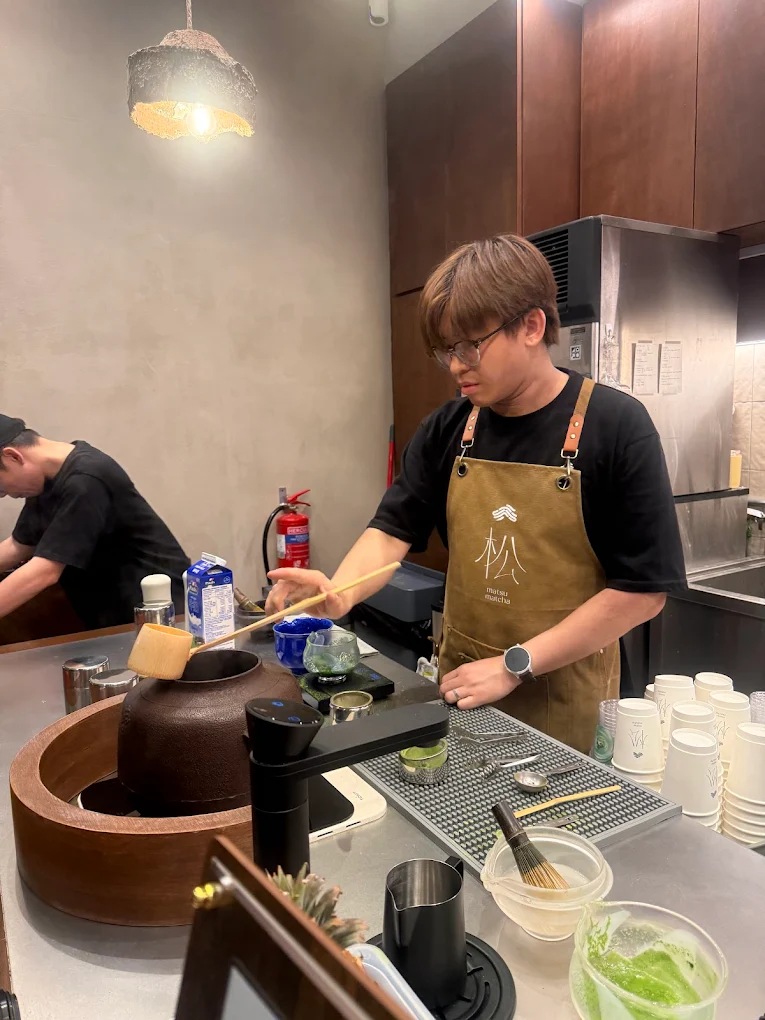 matsu-matcha-stone-mill-interaction