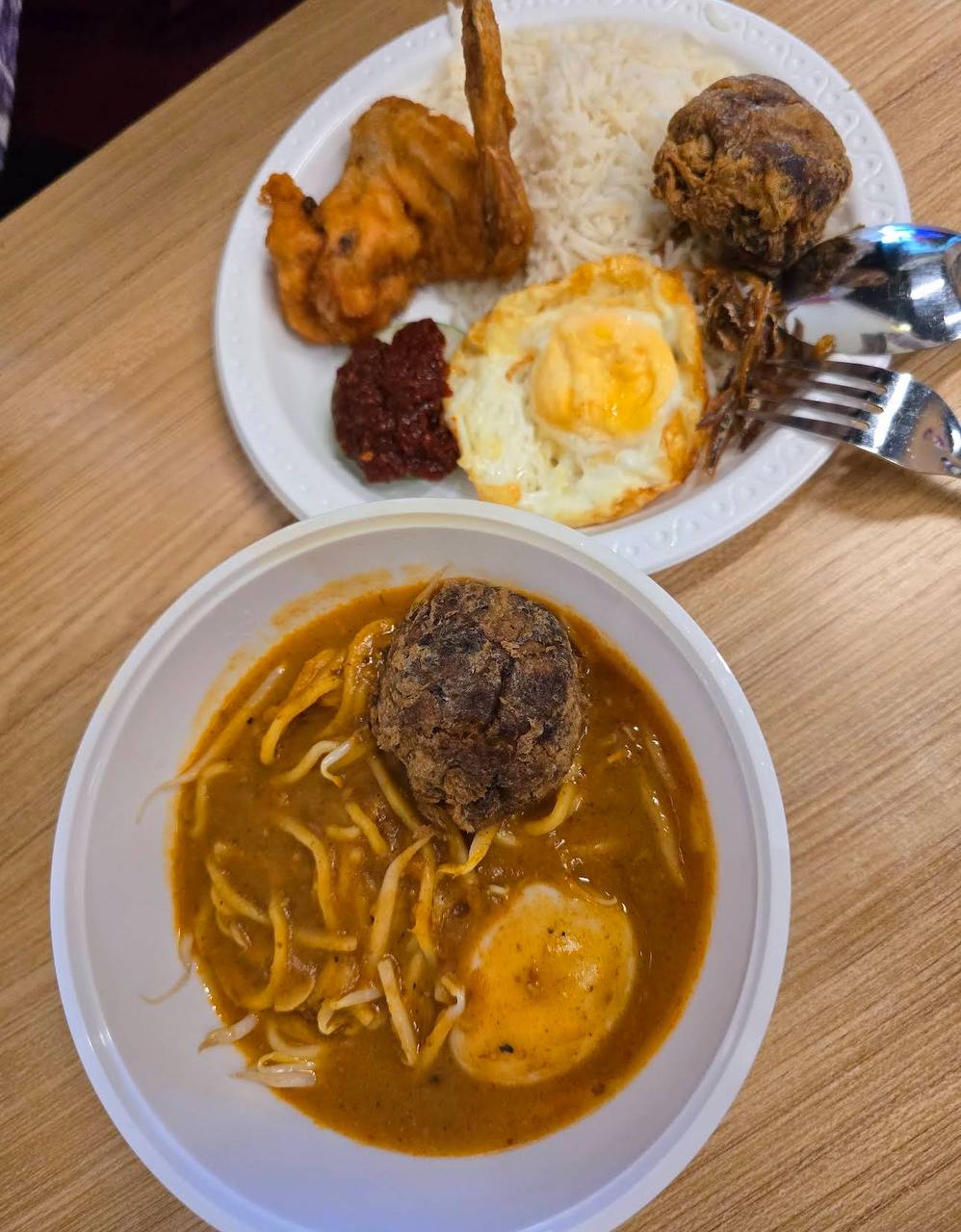 mee-plus-food-flatlay