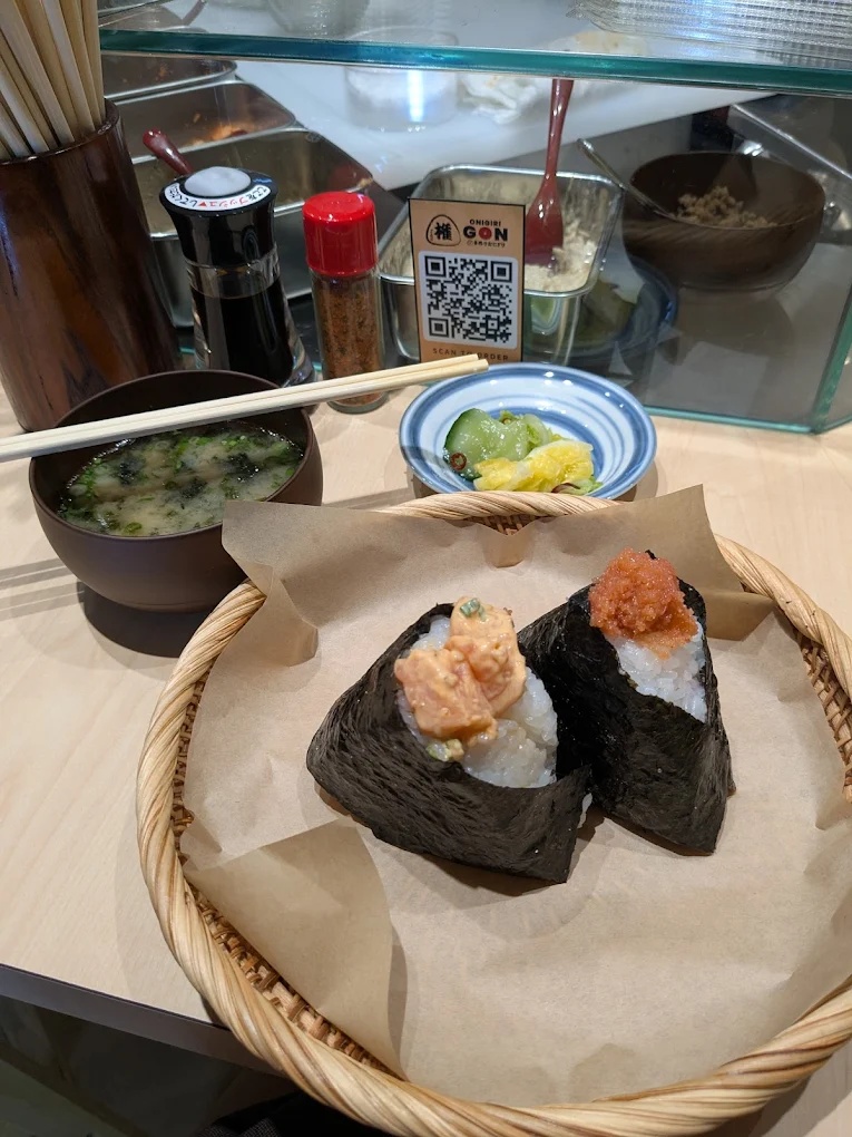 onigiri-gon-flatlay