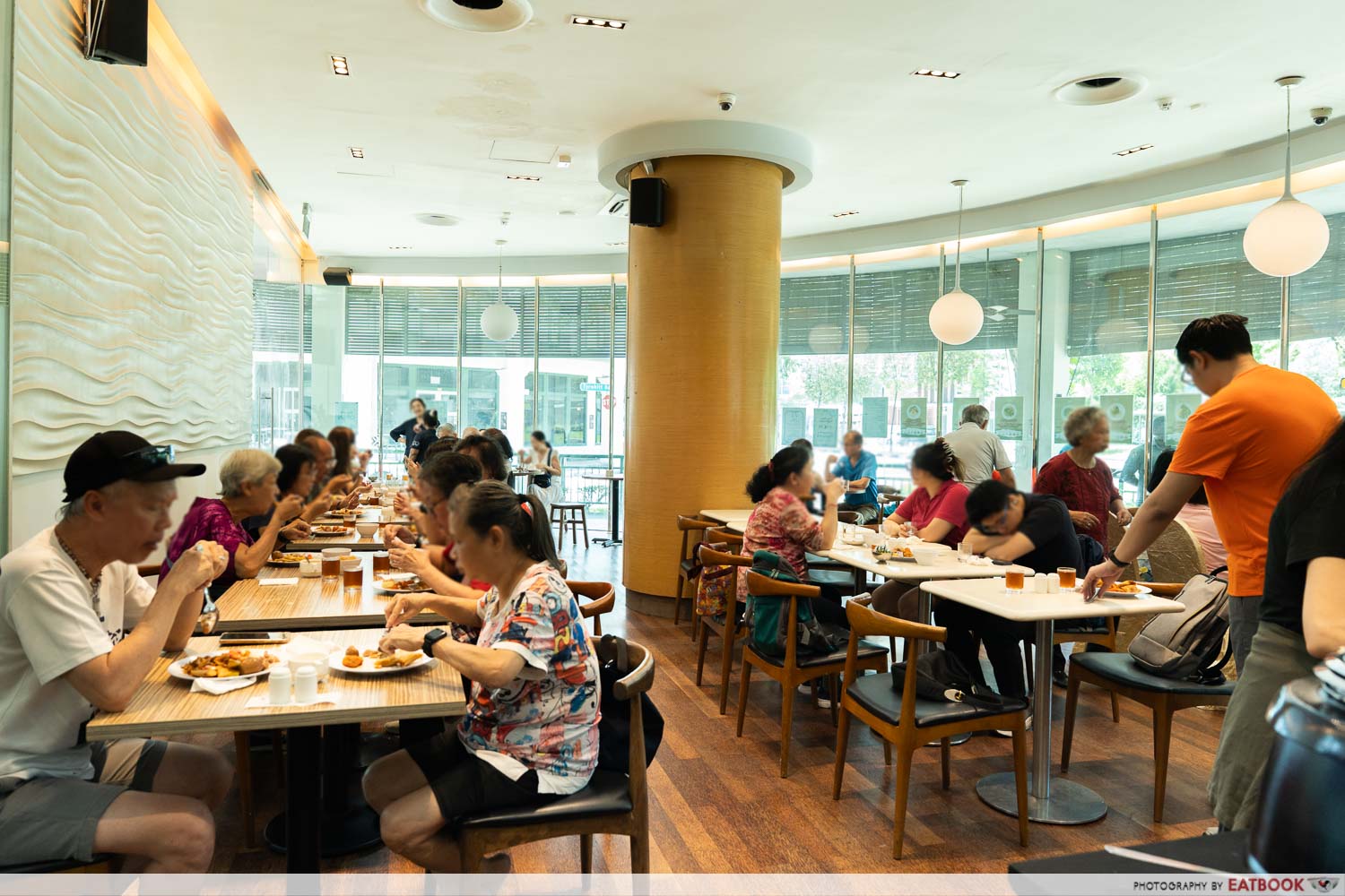 petite-menu-ambience