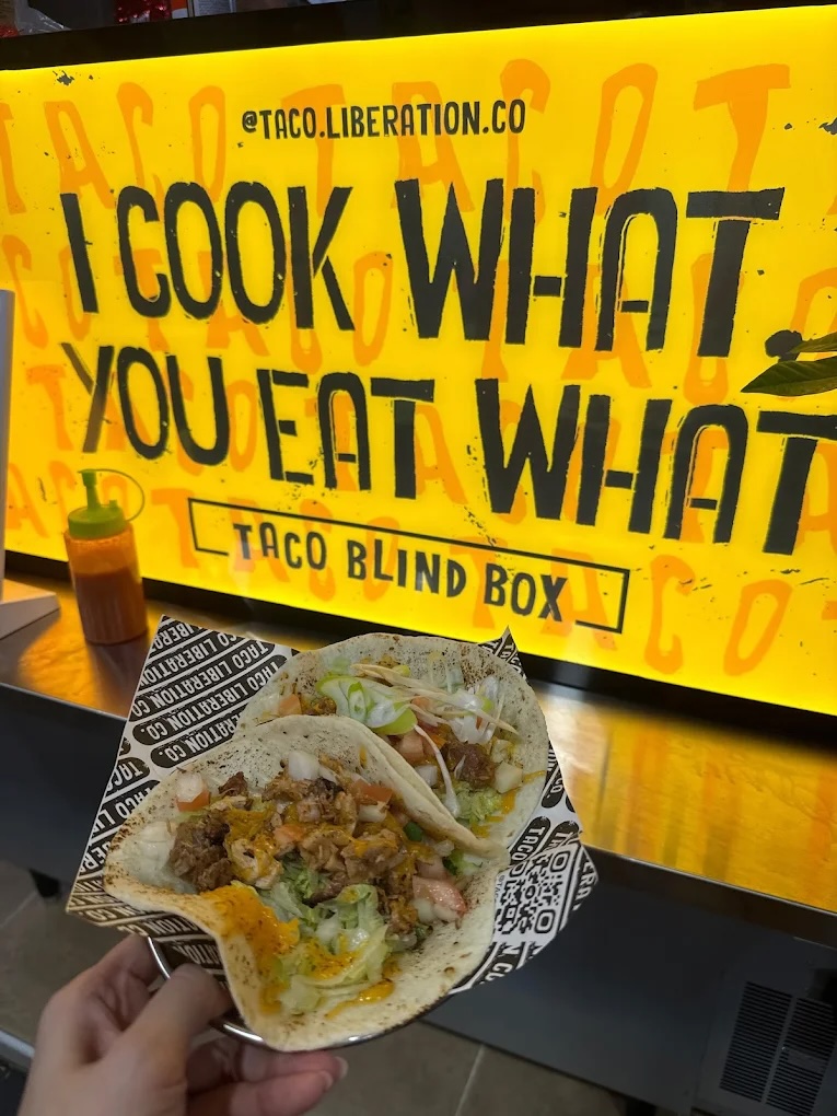 taco-liberation-co-storefront-taco-interaction