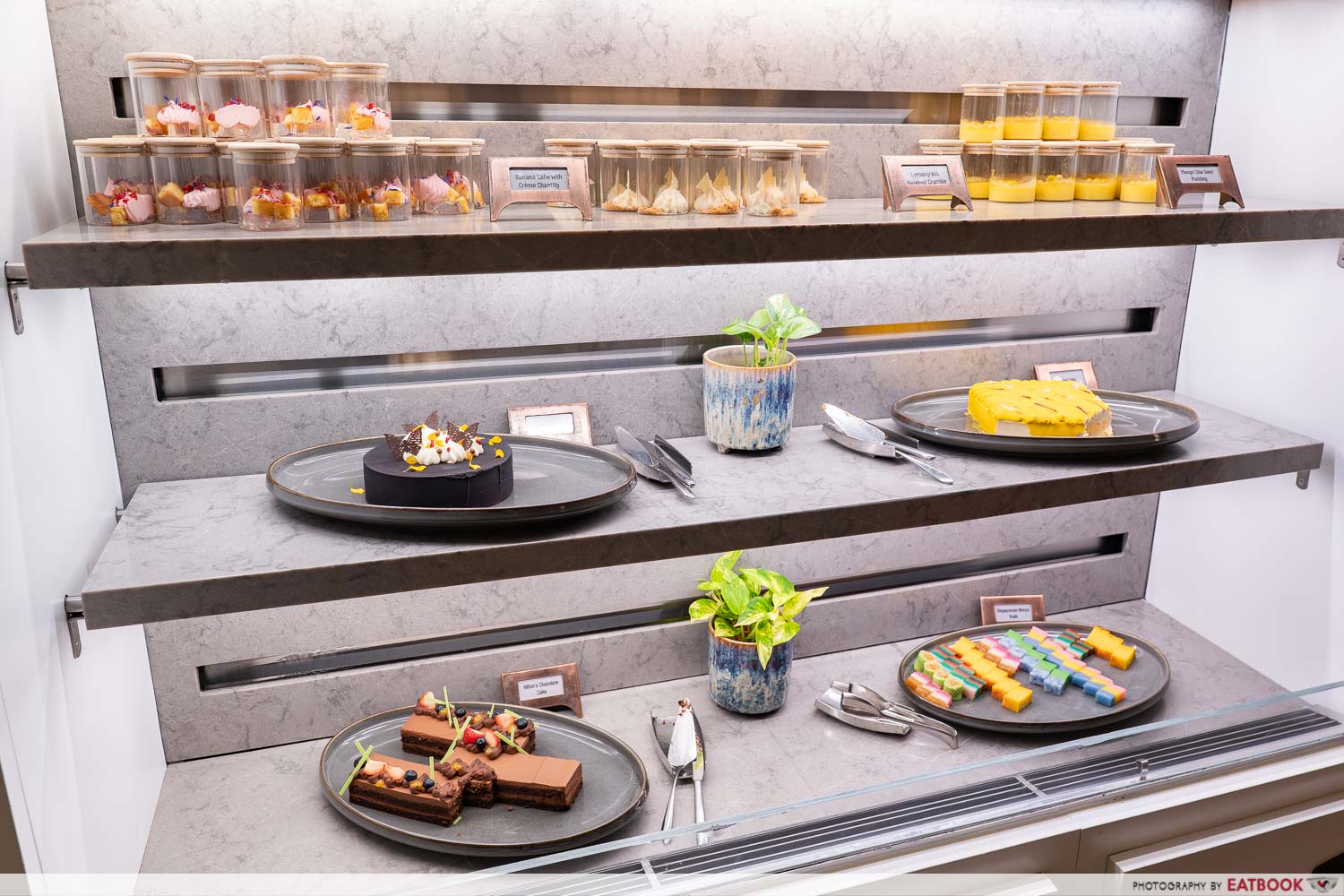 desserts bar estate buffet