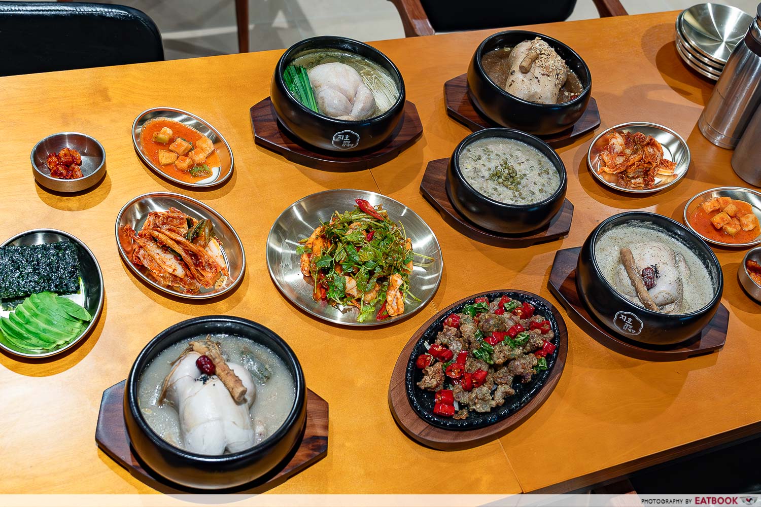 jiho-hanbang-samgyetang-flatlay