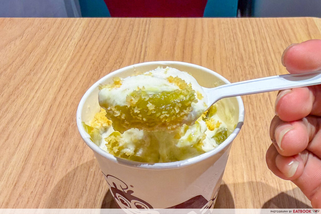 jollibee-kaya-ice-cream-interaction