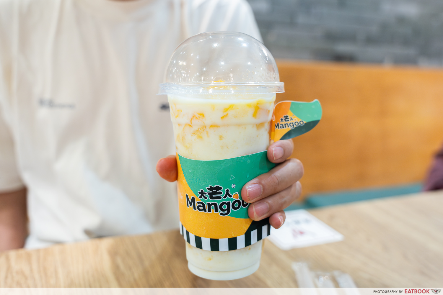 mangoo-mango-smoothie-fresh-milk