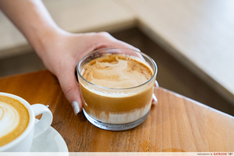 narrative-coffee-stand-dirty
