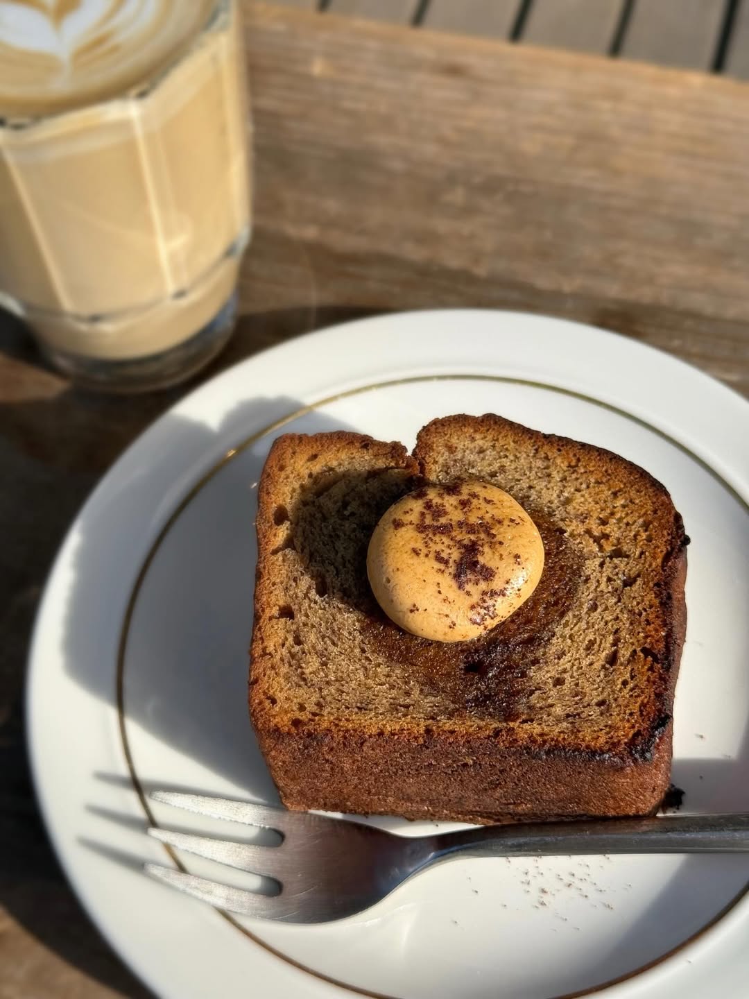 onibus coffee and banana bread