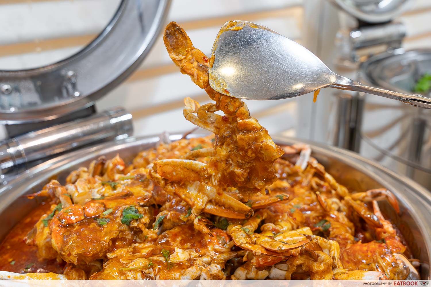chilli crab intro shot