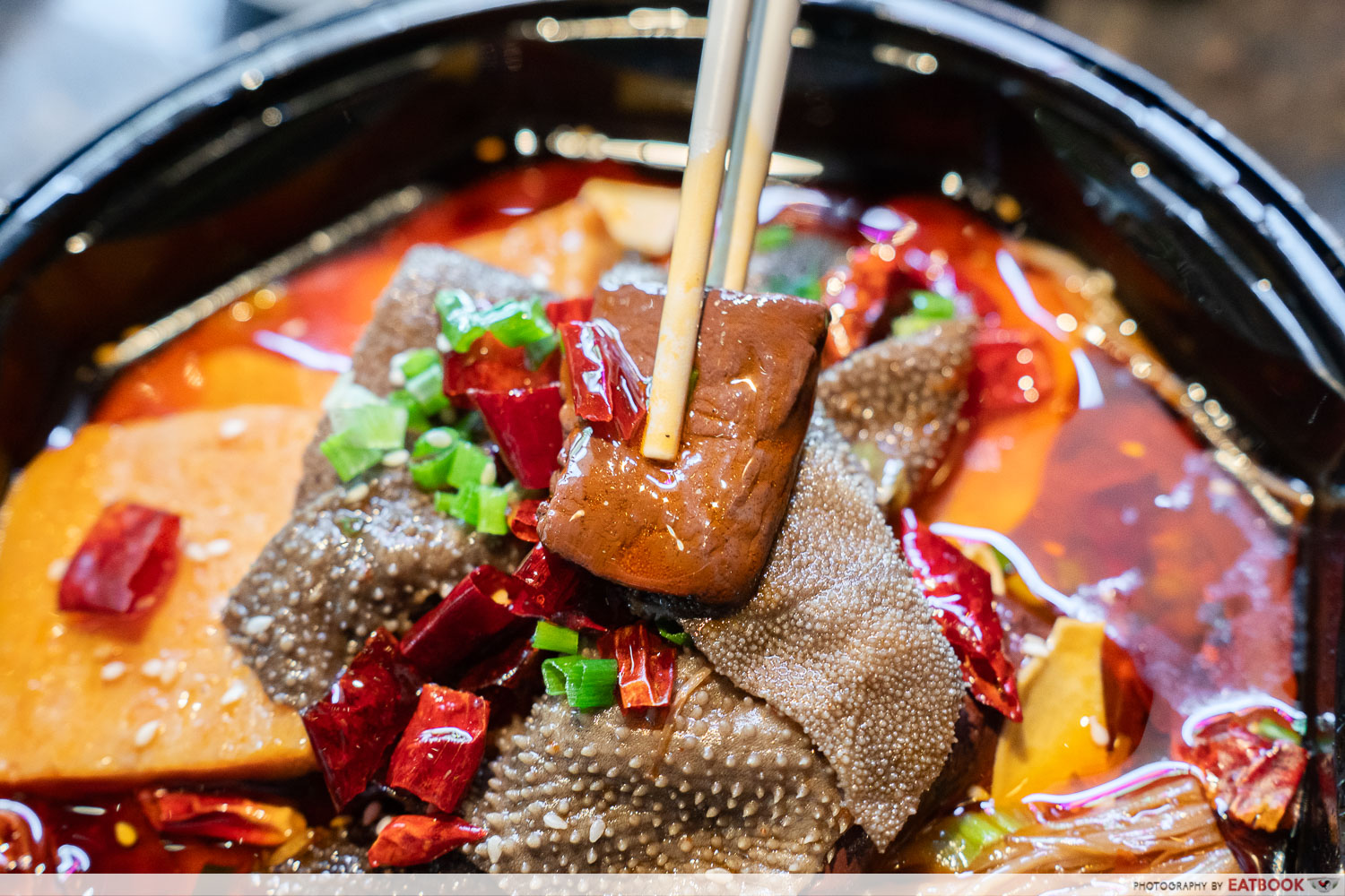 haidilao-pig-blood-curd-interaction