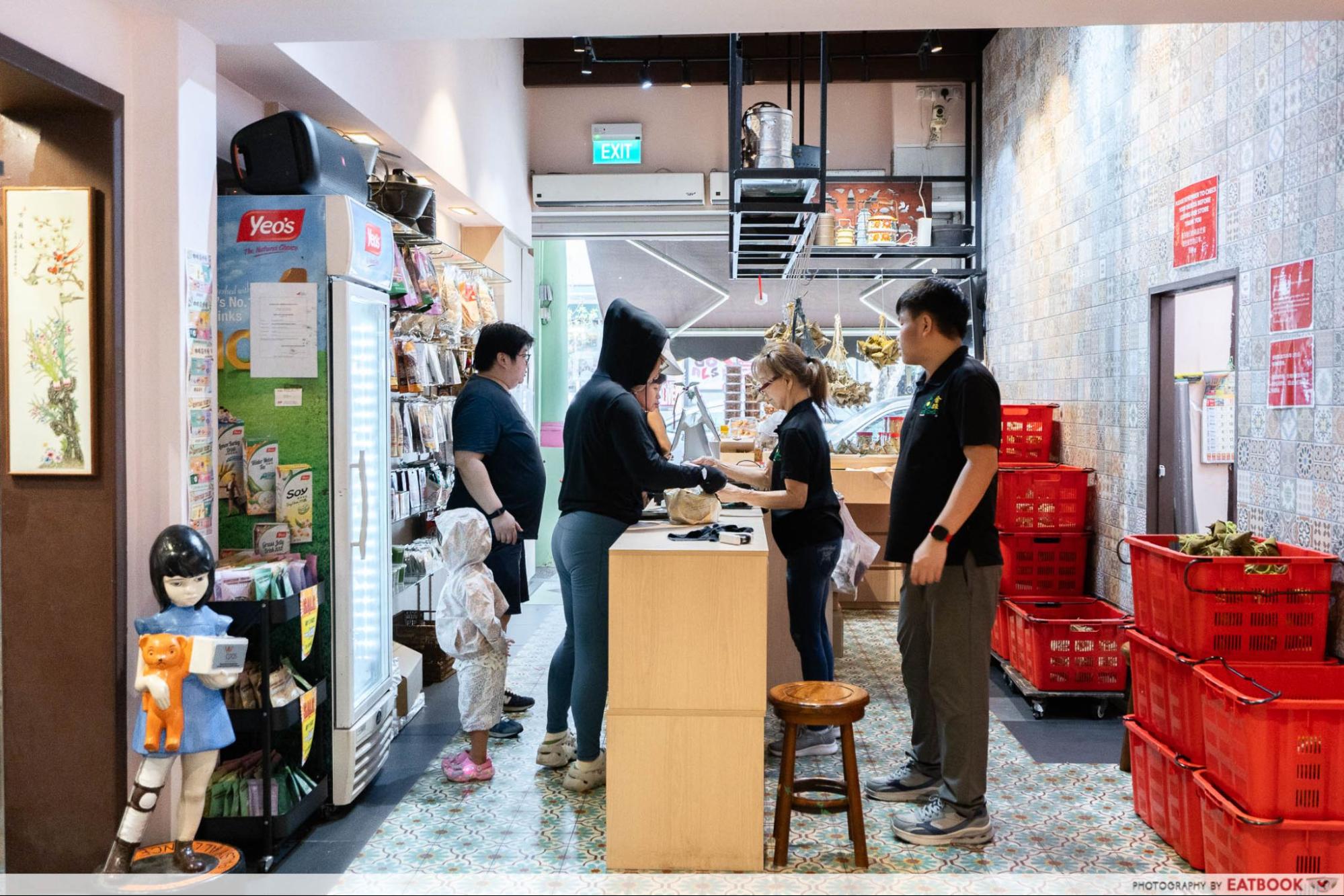 kim-choo-kueh-chang-btf-customers-interaction