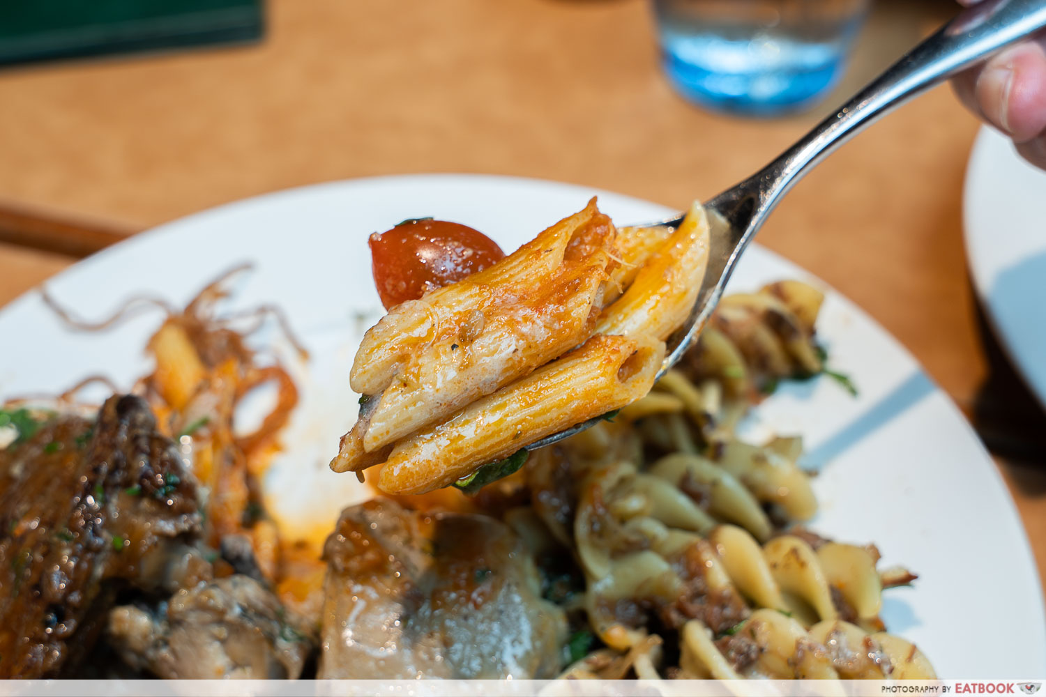 luce-buffet-penne-pasta