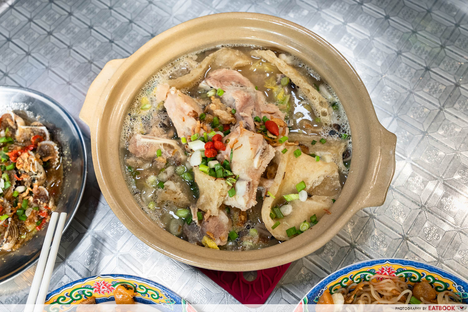 qi-ji-minced-pork-noodle-claypot-soup
