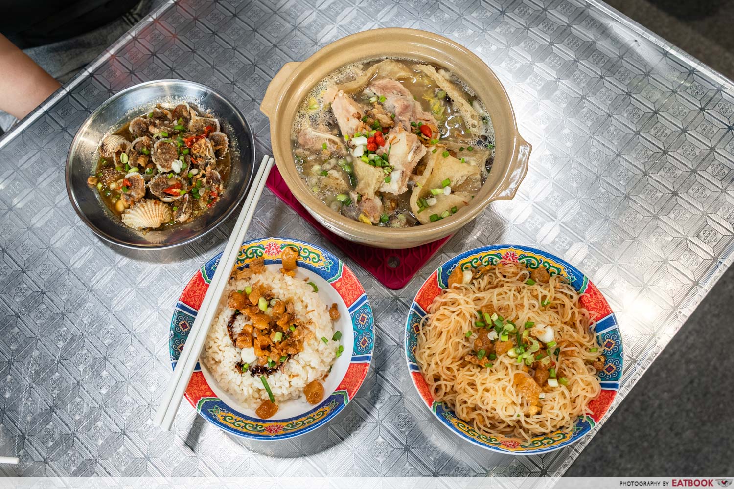 qi-ji-minced-pork-noodle-flatlay
